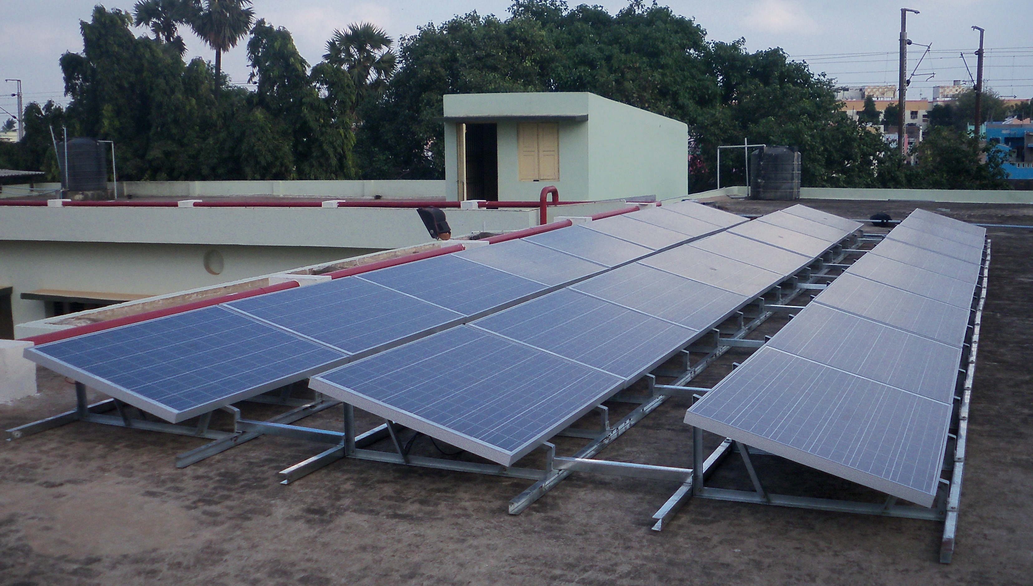 flat-roofing-and-solar-panel-installation-interlock-solar-knowledge